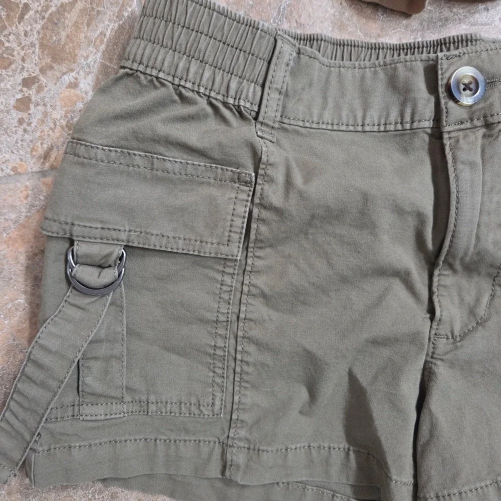 Women's So Cargo Shorts in Tan and Green - Picture 7 of 12